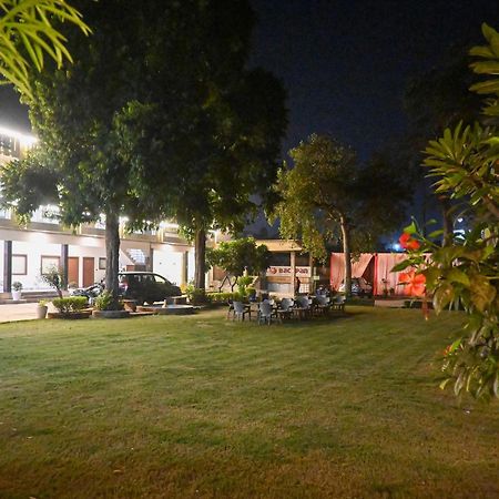 The Kedar Resort Mathura Eksteriør bilde