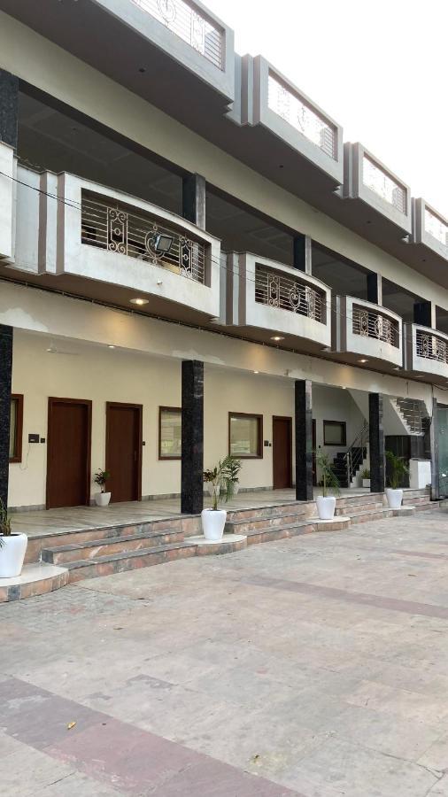The Kedar Resort Mathura Eksteriør bilde