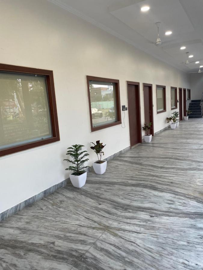 The Kedar Resort Mathura Eksteriør bilde