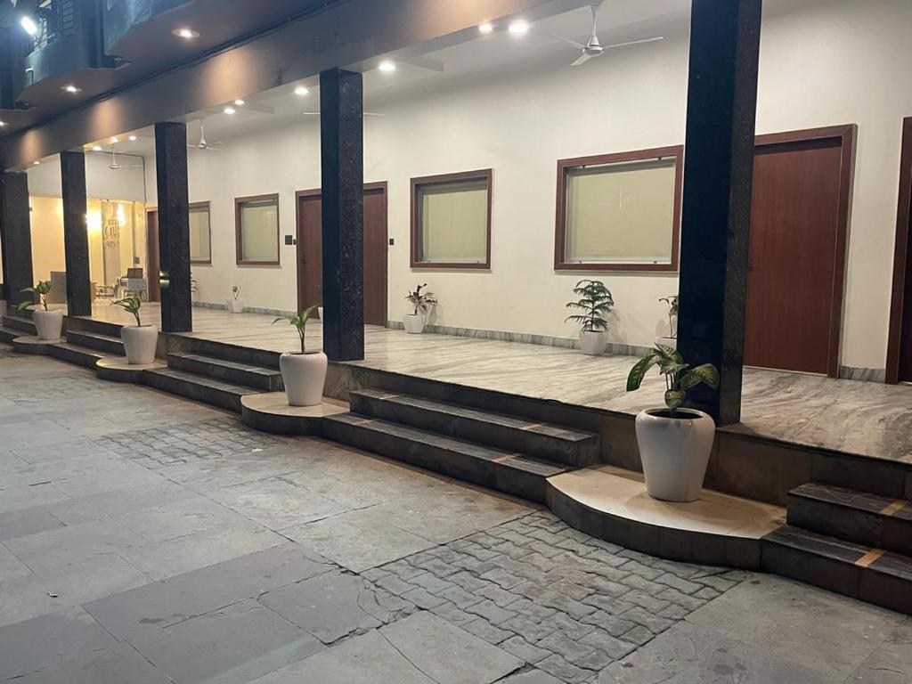 The Kedar Resort Mathura Eksteriør bilde