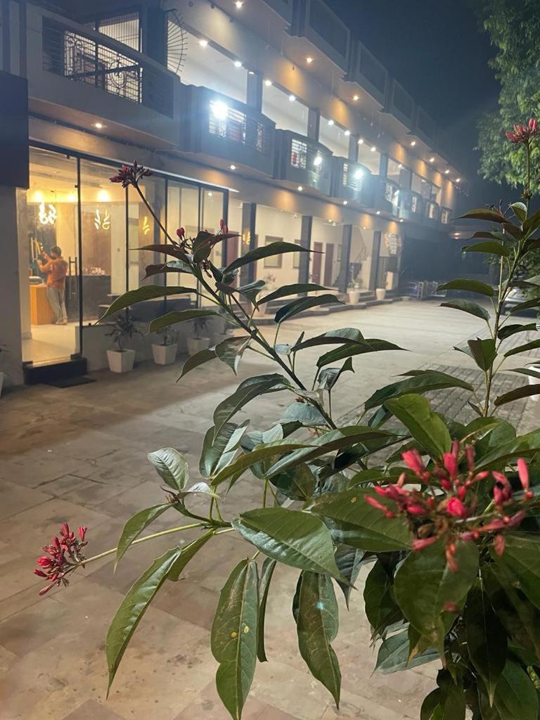 The Kedar Resort Mathura Eksteriør bilde