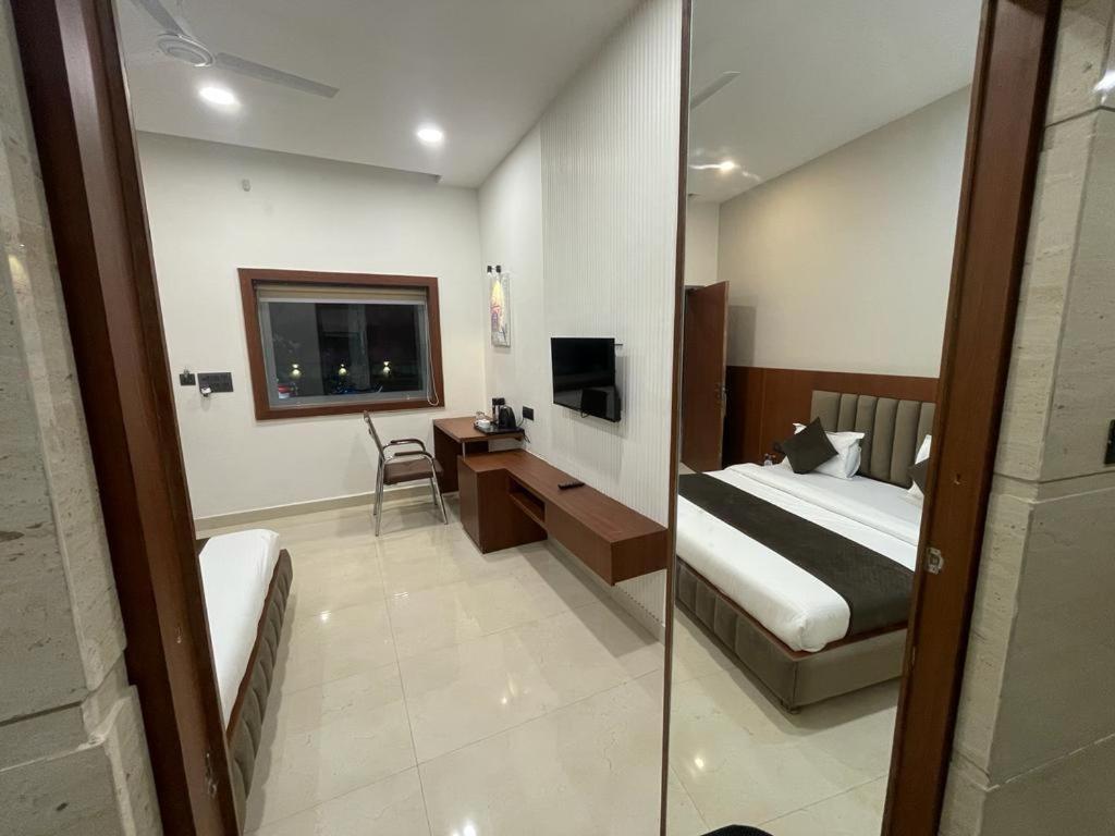 The Kedar Resort Mathura Eksteriør bilde