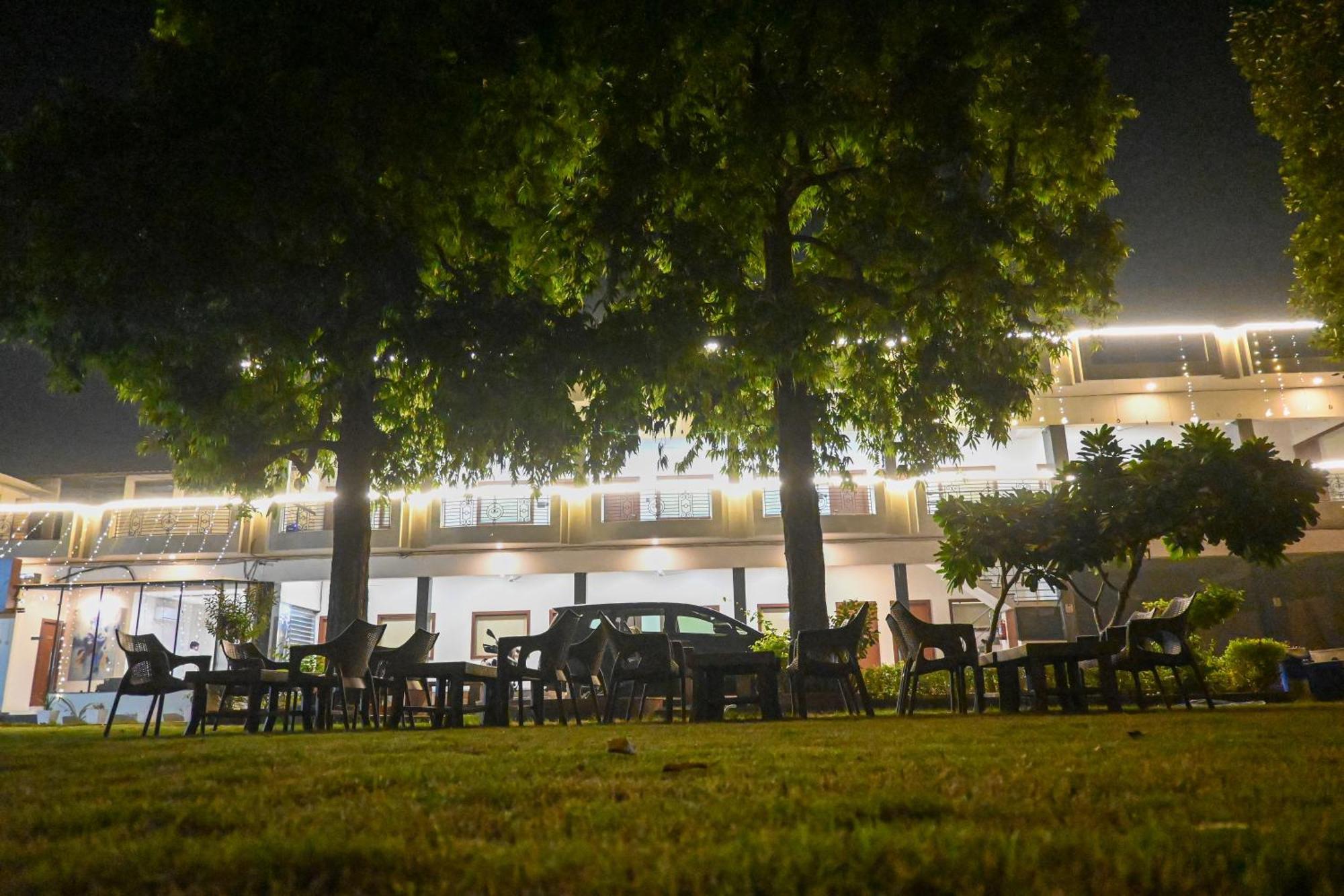 The Kedar Resort Mathura Eksteriør bilde