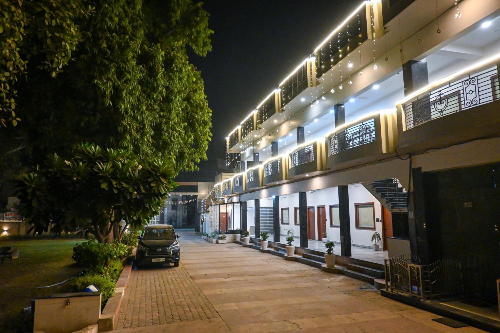 The Kedar Resort Mathura Eksteriør bilde