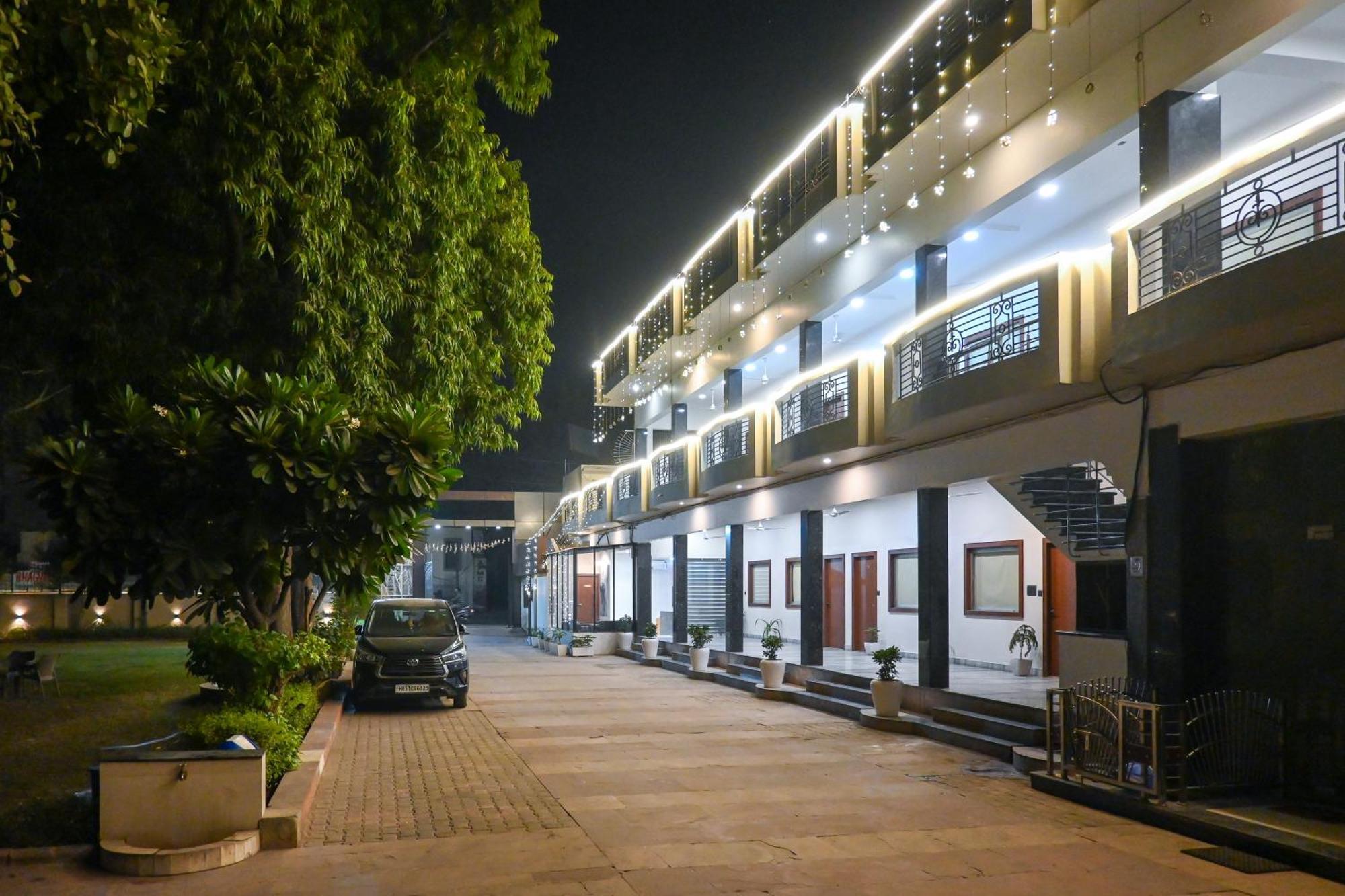 The Kedar Resort Mathura Eksteriør bilde